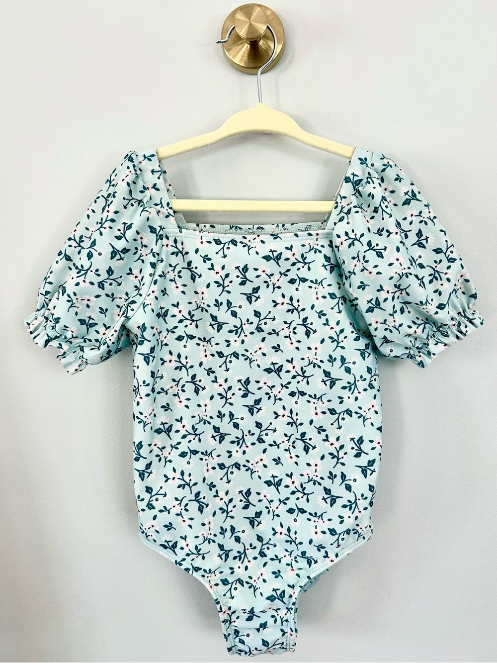 Cat & Jack Girls Puff Sleeve Ditsy
Floral Printed Swimsuit Mint
Green 5T UPF 50+